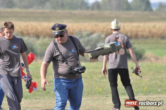 Zdjęcie w galerii na portalu naszraciborz.pl: Raciborskie Air-Show nad Ulgą wiadomości z regionu