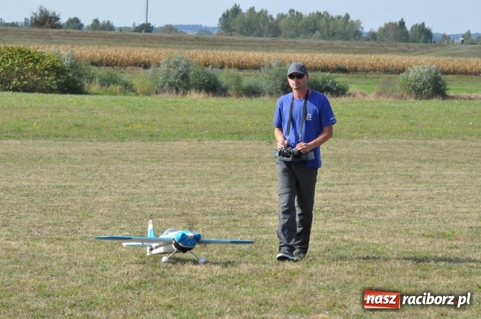 Zdjęcie w galerii na portalu naszraciborz.pl: Raciborskie Air-Show nad Ulgą wiadomości z regionu