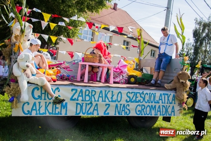 Zdjęcie w galerii na portalu naszraciborz.pl: Dożynki 2015 - złoty pociąg w Samborowicach wiadomości z regionu