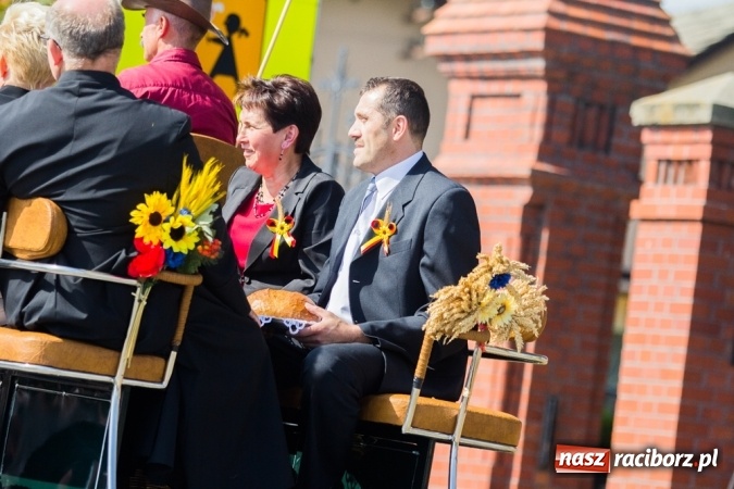 Zdjęcie w galerii na portalu naszraciborz.pl: Dożynki 2015 - złoty pociąg w Samborowicach wiadomości z regionu