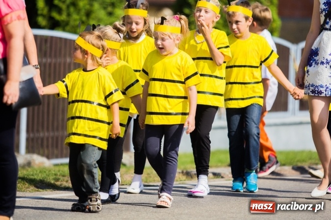 Zdjęcie w galerii na portalu naszraciborz.pl: Dożynki 2015 - złoty pociąg w Samborowicach wiadomości z regionu