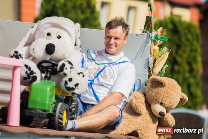 Zdjęcie w galerii na portalu naszraciborz.pl: Dożynki 2015 - złoty pociąg w Samborowicach wiadomości z regionu