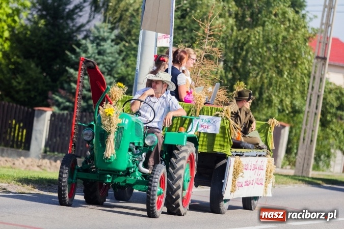 Zdjęcie w galerii na portalu naszraciborz.pl: Dożynki 2015 - złoty pociąg w Samborowicach wiadomości z regionu