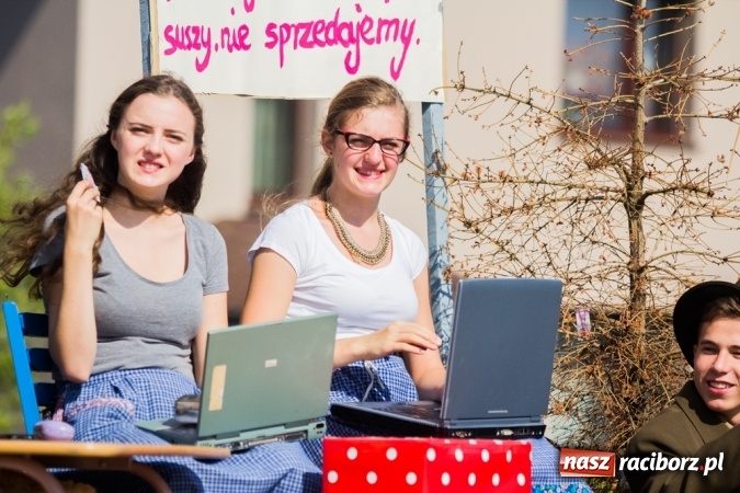 Zdjęcie w galerii na portalu naszraciborz.pl: Dożynki 2015 - złoty pociąg w Samborowicach wiadomości z regionu