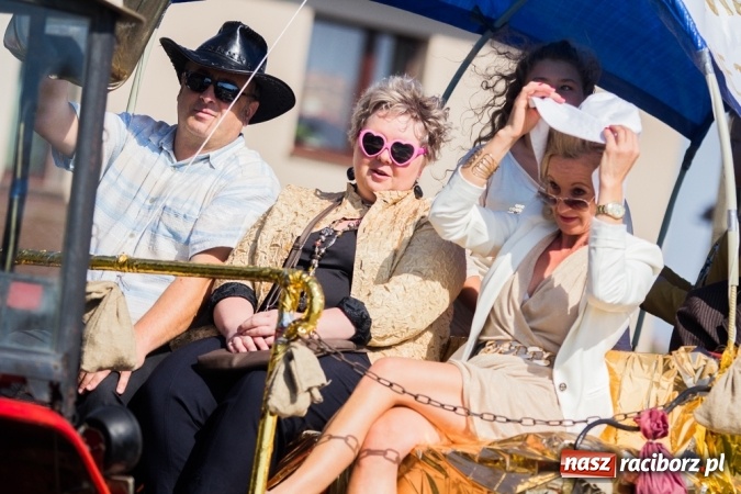 Zdjęcie w galerii na portalu naszraciborz.pl: Dożynki 2015 - złoty pociąg w Samborowicach wiadomości z regionu