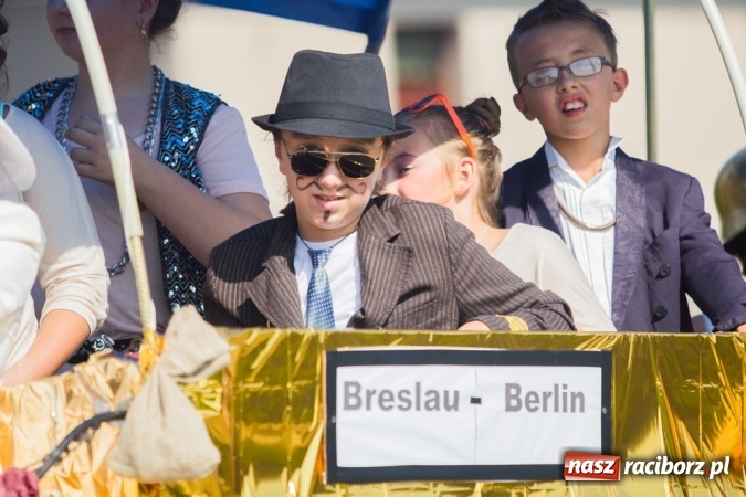 Zdjęcie w galerii na portalu naszraciborz.pl: Dożynki 2015 - złoty pociąg w Samborowicach wiadomości z regionu