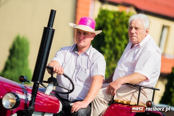 Zdjęcie w galerii na portalu naszraciborz.pl: Dożynki 2015 - złoty pociąg w Samborowicach wiadomości z regionu