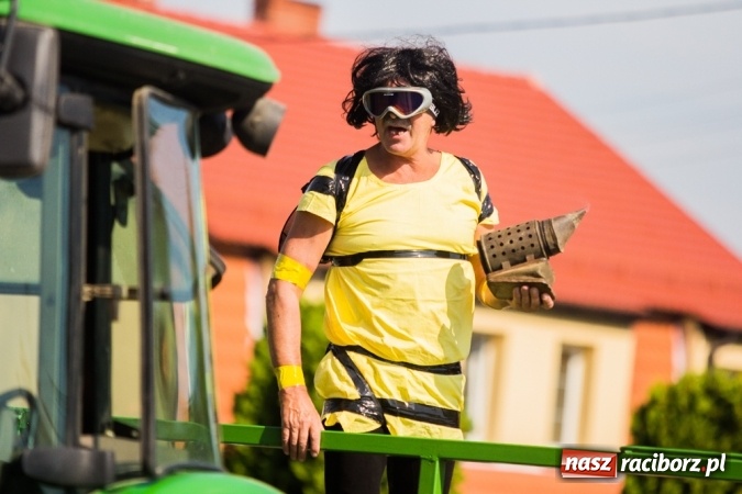 Zdjęcie w galerii na portalu naszraciborz.pl: Dożynki 2015 - złoty pociąg w Samborowicach wiadomości z regionu