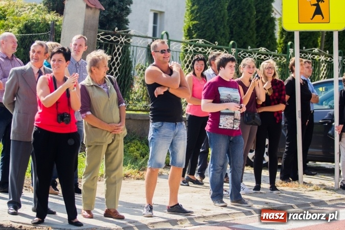 Zdjęcie w galerii na portalu naszraciborz.pl: Dożynki 2015 - złoty pociąg w Samborowicach wiadomości z regionu