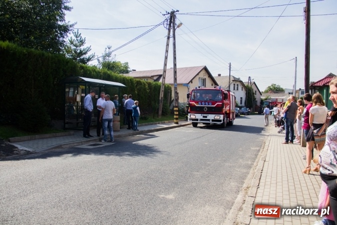 Zdjęcie w galerii na portalu naszraciborz.pl: Dożynki 2015 - złoty pociąg w Samborowicach wiadomości z regionu