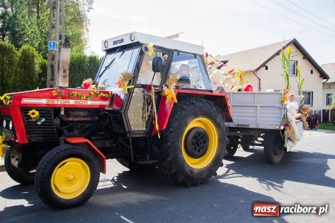 Zdjęcie w galerii na portalu naszraciborz.pl: Dożynki 2015 - złoty pociąg w Samborowicach wiadomości z regionu