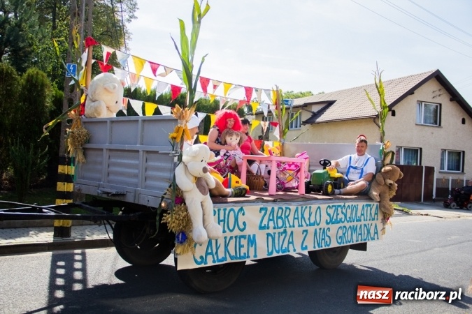 Zdjęcie w galerii na portalu naszraciborz.pl: Dożynki 2015 - złoty pociąg w Samborowicach wiadomości z regionu