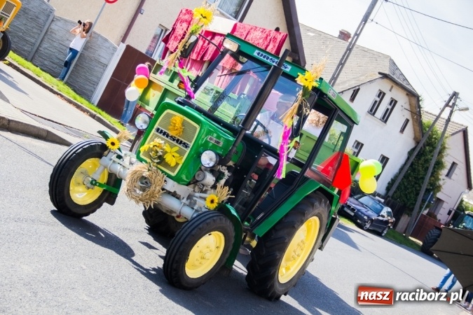 Zdjęcie w galerii na portalu naszraciborz.pl: Dożynki 2015 - złoty pociąg w Samborowicach wiadomości z regionu