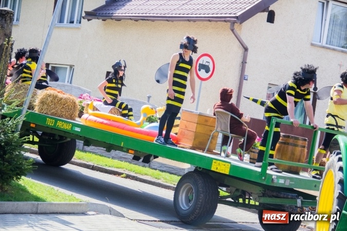 Zdjęcie w galerii na portalu naszraciborz.pl: Dożynki 2015 - złoty pociąg w Samborowicach wiadomości z regionu