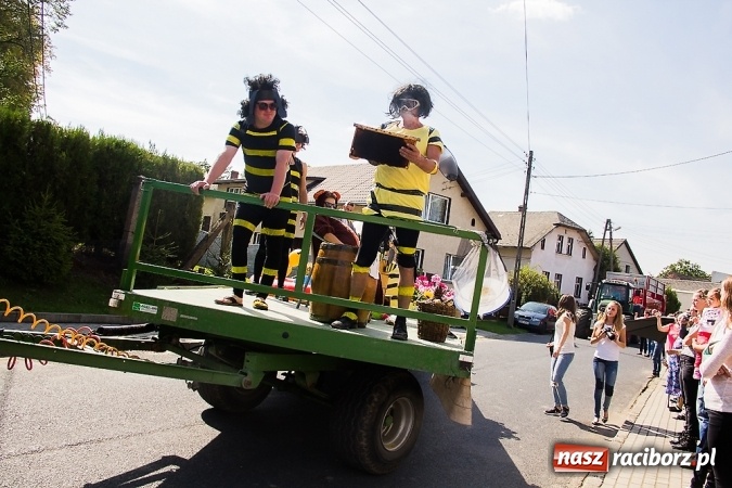 Zdjęcie w galerii na portalu naszraciborz.pl: Dożynki 2015 - złoty pociąg w Samborowicach wiadomości z regionu