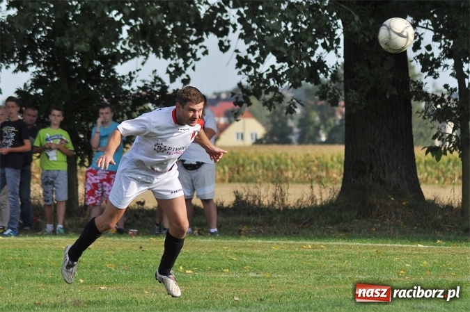 Zdjęcie w galerii na portalu naszraciborz.pl: Kobyla gromi Bieńkowice w meczu o fotel lidera wiadomości z regionu