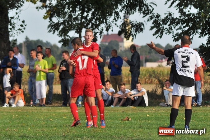 Zdjęcie w galerii na portalu naszraciborz.pl: Kobyla gromi Bieńkowice w meczu o fotel lidera wiadomości z regionu