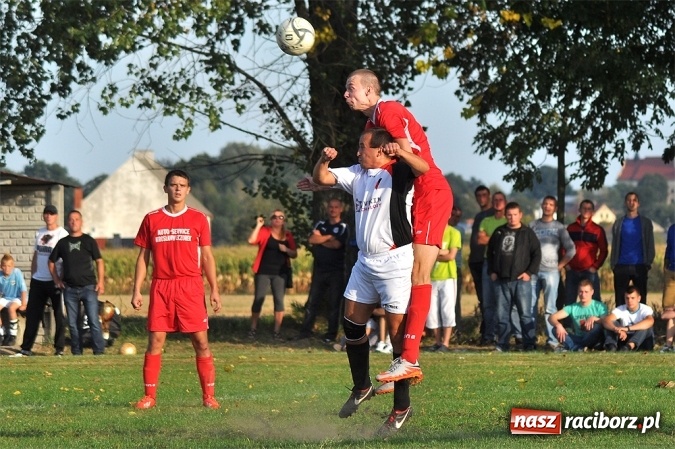 Zdjęcie w galerii na portalu naszraciborz.pl: Kobyla gromi Bieńkowice w meczu o fotel lidera wiadomości z regionu