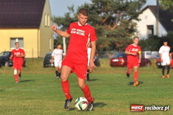 Zdjęcie w galerii na portalu naszraciborz.pl: Kobyla gromi Bieńkowice w meczu o fotel lidera wiadomości z regionu