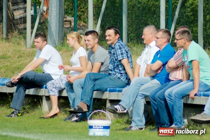 Zdjęcie w galerii na portalu naszraciborz.pl: Markowicki festiwal zmarnowanych okazji. Punkty pojechały do Gaszowic wiadomości z regionu