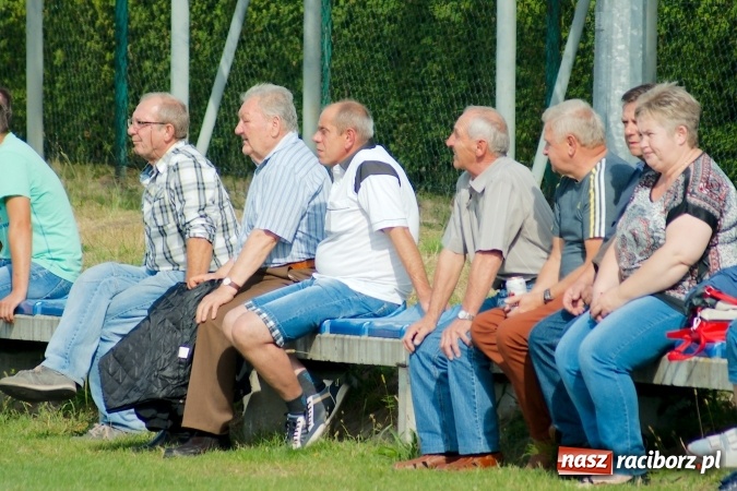 Zdjęcie w galerii na portalu naszraciborz.pl: Markowicki festiwal zmarnowanych okazji. Punkty pojechały do Gaszowic wiadomości z regionu