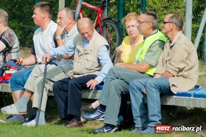Zdjęcie w galerii na portalu naszraciborz.pl: Markowicki festiwal zmarnowanych okazji. Punkty pojechały do Gaszowic wiadomości z regionu