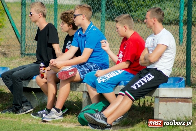 Zdjęcie w galerii na portalu naszraciborz.pl: Markowicki festiwal zmarnowanych okazji. Punkty pojechały do Gaszowic wiadomości z regionu