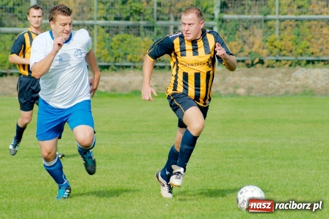 Zdjęcie w galerii na portalu naszraciborz.pl: Markowicki festiwal zmarnowanych okazji. Punkty pojechały do Gaszowic wiadomości z regionu