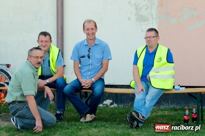 Zdjęcie w galerii na portalu naszraciborz.pl: Markowicki festiwal zmarnowanych okazji. Punkty pojechały do Gaszowic wiadomości z regionu