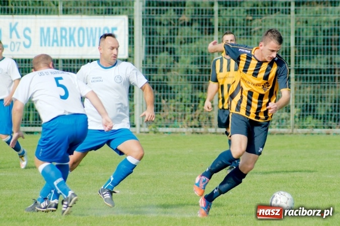 Zdjęcie w galerii na portalu naszraciborz.pl: Markowicki festiwal zmarnowanych okazji. Punkty pojechały do Gaszowic wiadomości z regionu