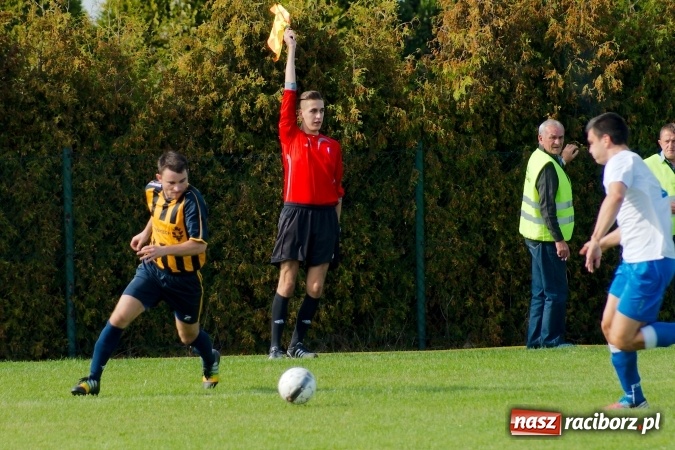 Zdjęcie w galerii na portalu naszraciborz.pl: Markowicki festiwal zmarnowanych okazji. Punkty pojechały do Gaszowic wiadomości z regionu