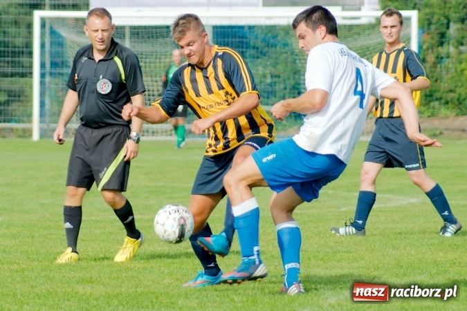 Zdjęcie w galerii na portalu naszraciborz.pl: Markowicki festiwal zmarnowanych okazji. Punkty pojechały do Gaszowic wiadomości z regionu