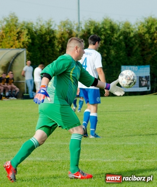 Zdjęcie w galerii na portalu naszraciborz.pl: Markowicki festiwal zmarnowanych okazji. Punkty pojechały do Gaszowic wiadomości z regionu