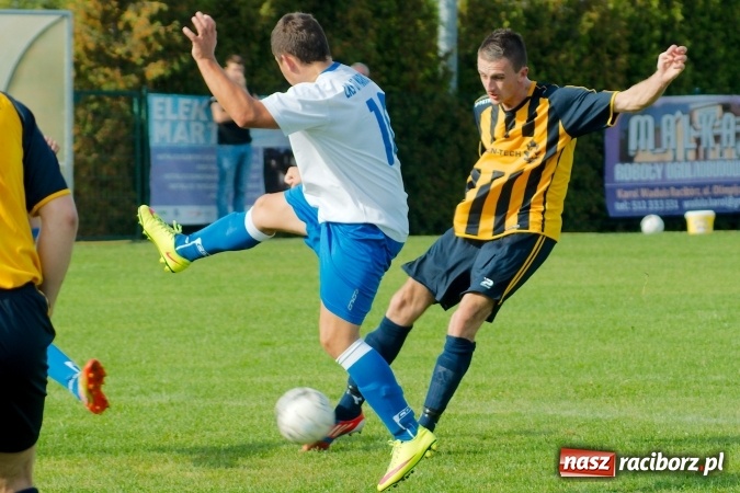 Zdjęcie w galerii na portalu naszraciborz.pl: Markowicki festiwal zmarnowanych okazji. Punkty pojechały do Gaszowic wiadomości z regionu