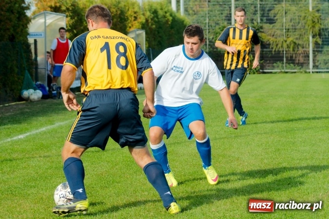 Zdjęcie w galerii na portalu naszraciborz.pl: Markowicki festiwal zmarnowanych okazji. Punkty pojechały do Gaszowic wiadomości z regionu