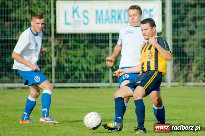 Zdjęcie w galerii na portalu naszraciborz.pl: Markowicki festiwal zmarnowanych okazji. Punkty pojechały do Gaszowic wiadomości z regionu