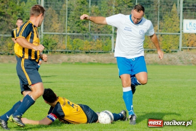 Zdjęcie w galerii na portalu naszraciborz.pl: Markowicki festiwal zmarnowanych okazji. Punkty pojechały do Gaszowic wiadomości z regionu