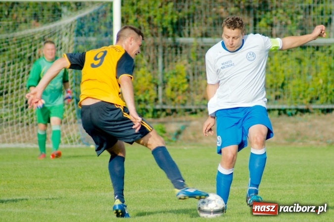 Zdjęcie w galerii na portalu naszraciborz.pl: Markowicki festiwal zmarnowanych okazji. Punkty pojechały do Gaszowic wiadomości z regionu