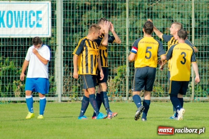 Zdjęcie w galerii na portalu naszraciborz.pl: Markowicki festiwal zmarnowanych okazji. Punkty pojechały do Gaszowic wiadomości z regionu