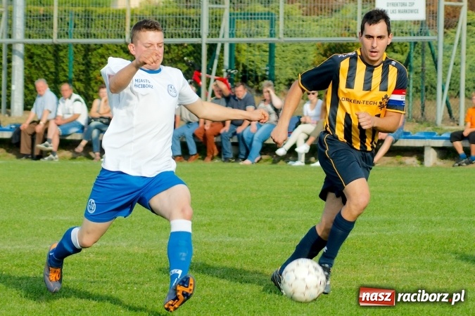 Zdjęcie w galerii na portalu naszraciborz.pl: Markowicki festiwal zmarnowanych okazji. Punkty pojechały do Gaszowic wiadomości z regionu