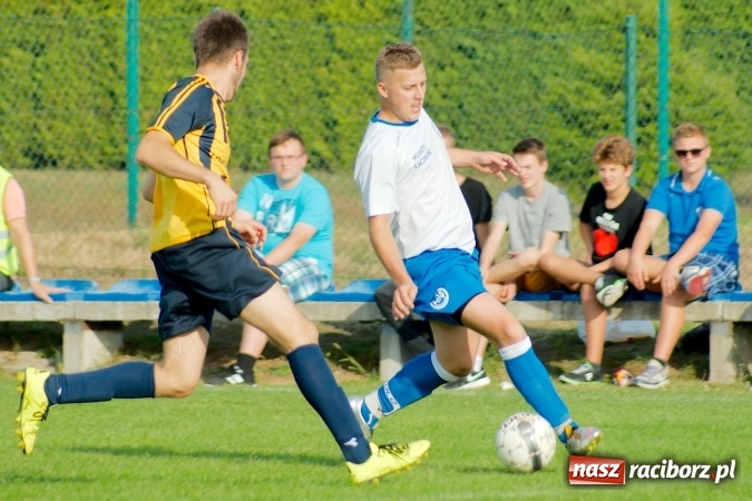 Zdjęcie w galerii na portalu naszraciborz.pl: Markowicki festiwal zmarnowanych okazji. Punkty pojechały do Gaszowic wiadomości z regionu