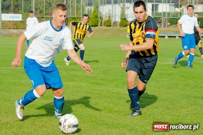 Zdjęcie w galerii na portalu naszraciborz.pl: Markowicki festiwal zmarnowanych okazji. Punkty pojechały do Gaszowic wiadomości z regionu