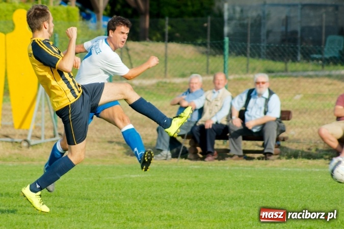 Zdjęcie w galerii na portalu naszraciborz.pl: Markowicki festiwal zmarnowanych okazji. Punkty pojechały do Gaszowic wiadomości z regionu