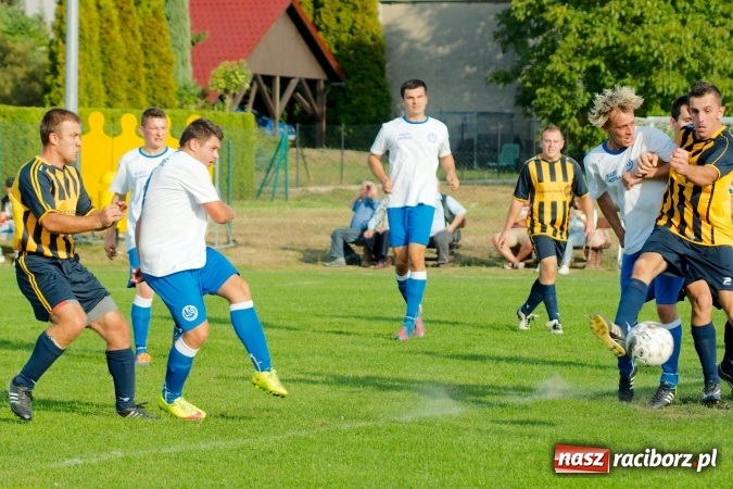 Zdjęcie w galerii na portalu naszraciborz.pl: Markowicki festiwal zmarnowanych okazji. Punkty pojechały do Gaszowic wiadomości z regionu