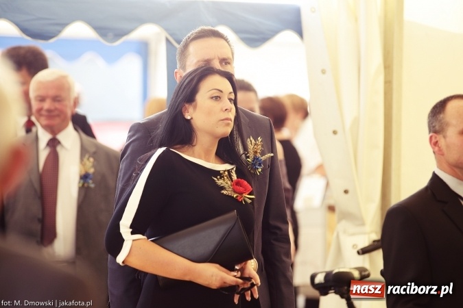 Zdjęcie w galerii na portalu naszraciborz.pl: Dożynki 2015 - W Owsiszczach z wielką pompą. Obszerna fotorelacja - korowód i występy wiadomości z regionu