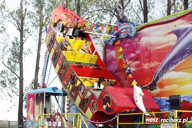 Zdjęcie w galerii na portalu naszraciborz.pl: Dożynki 2015 - W Owsiszczach z wielką pompą. Obszerna fotorelacja - korowód i występy wiadomości z regionu