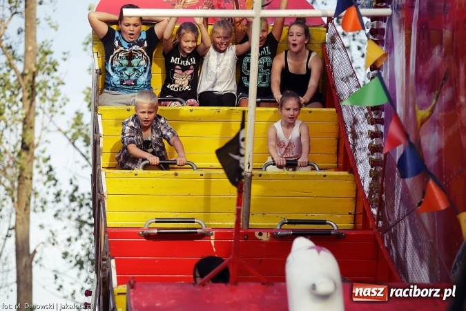 Zdjęcie w galerii na portalu naszraciborz.pl: Dożynki 2015 - W Owsiszczach z wielką pompą. Obszerna fotorelacja - korowód i występy wiadomości z regionu