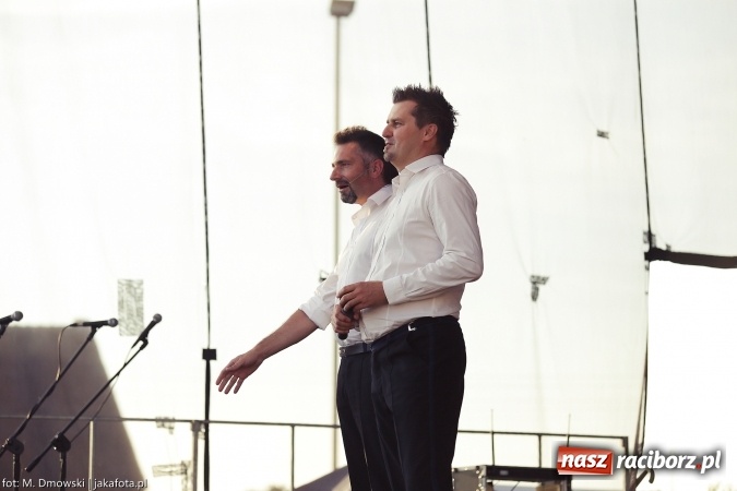 Zdjęcie w galerii na portalu naszraciborz.pl: Dożynki 2015 - W Owsiszczach z wielką pompą. Obszerna fotorelacja - korowód i występy wiadomości z regionu