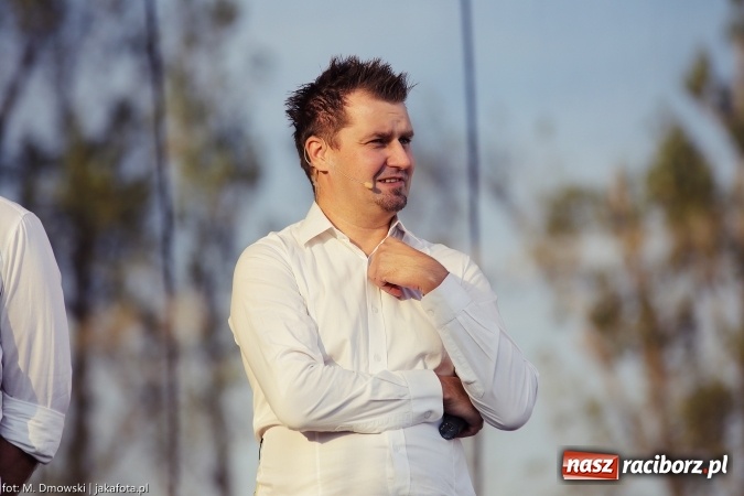 Zdjęcie w galerii na portalu naszraciborz.pl: Dożynki 2015 - W Owsiszczach z wielką pompą. Obszerna fotorelacja - korowód i występy wiadomości z regionu