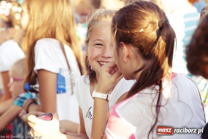 Zdjęcie w galerii na portalu naszraciborz.pl: Dożynki 2015 - W Owsiszczach z wielką pompą. Obszerna fotorelacja - korowód i występy wiadomości z regionu